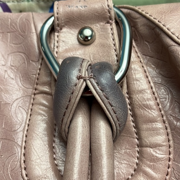 Used Pale rose GUESS purse with rhinestone G, four pockets inside, embossed, - Picture 9 of 14